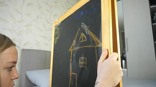 BarbaraViggiani online show from 22, 10, 2025