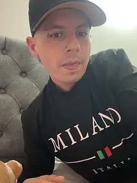 Yeison 8012 online show from 6, 3, 2026