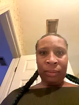 CreammieDelite online show from 29, 10, 2025