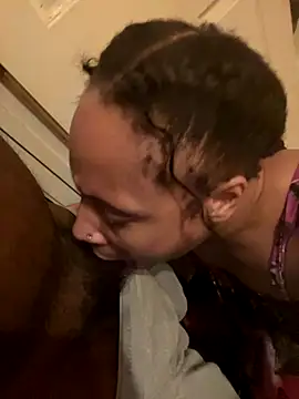 CreammieDelite online show from 26, 11, 2025