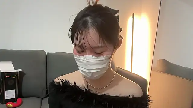 karenchaaan online show from 17, 11, 2025