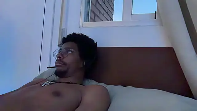 Snapshot of Albert_Madrid chatting on 4, 7, 2026 Albert Madrid online show from 4, 7, 2026