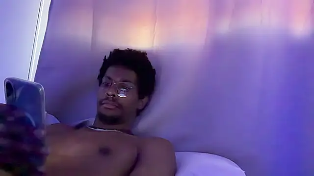 Snapshot of Albert_Madrid chatting on 4, 7, 2026 Albert Madrid online show from 4, 7, 2026