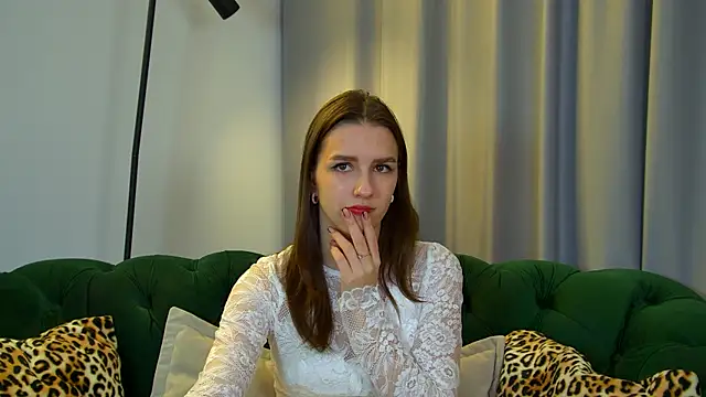 Snapshot of AliceAtkins chatting on 28, 11, 2025 AliceAtkins online show from 28, 11, 2025