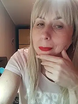 SelinaLovqx online show from 18, 12, 2025