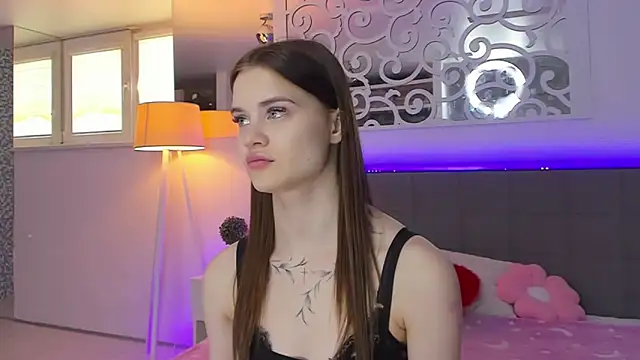 LuisaClover online show from 19, 3, 2026