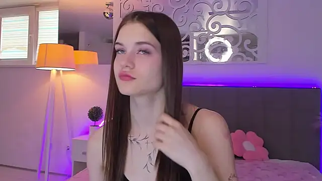 LuisaClover online show from 2, 3, 2026