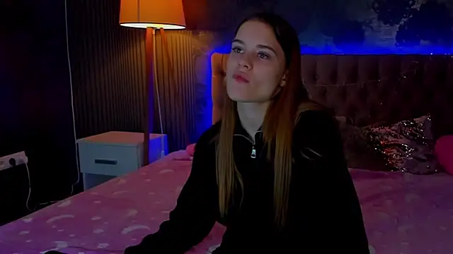 LuisaClover online show from 30, 11, 2025