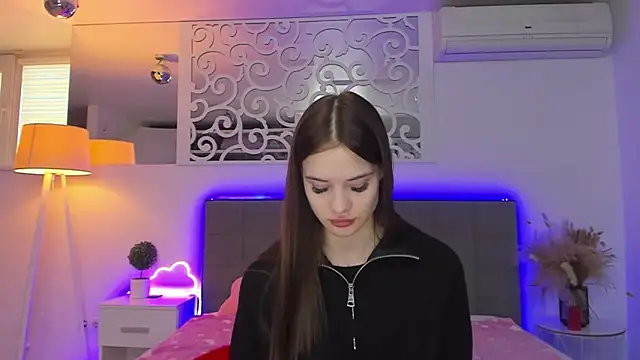 LuisaClover online show from 17, 2, 2026