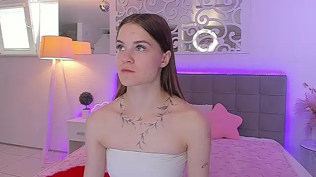 LuisaClover online show from 7, 6, 2026