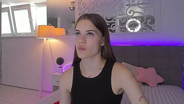 LuisaClover online show from 11, 7, 2026