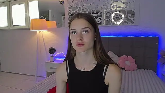 LuisaClover online show from 25, 7, 2026