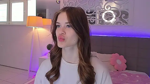 LuisaClover online show from 27, 4, 2026