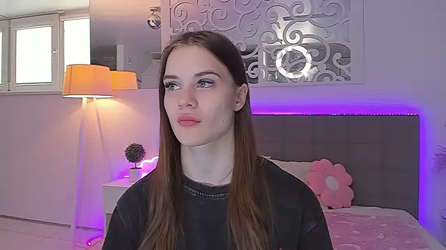 LuisaClover online show from 26, 4, 2026