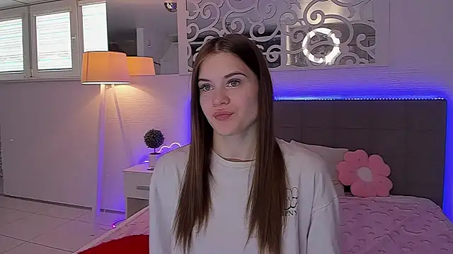 LuisaClover online show from 3, 5, 2026