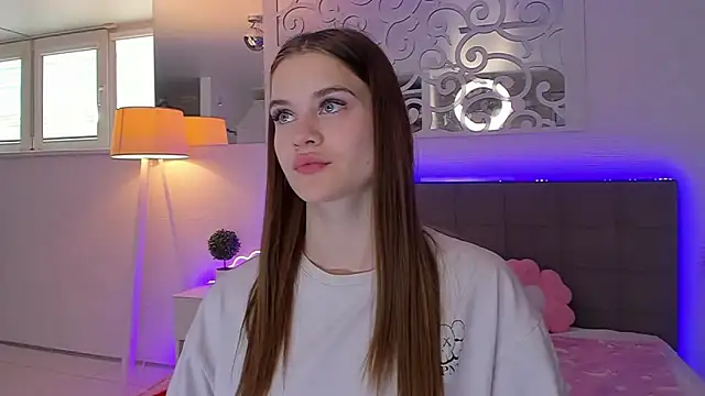 LuisaClover online show from 9, 5, 2026