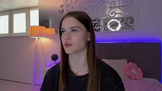 LuisaClover online show from 11, 5, 2026