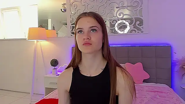 LuisaClover online show from 10, 6, 2026