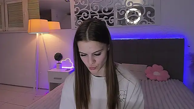 LuisaClover online show from 27, 6, 2026