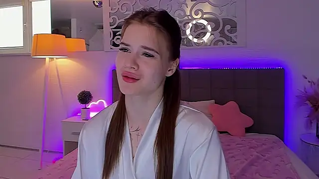 LuisaClover online show from 28, 4, 2026