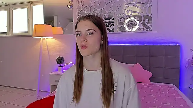 LuisaClover online show from 3, 6, 2026