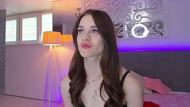 LuisaClover online show from 28, 2, 2026