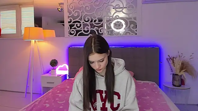 LuisaClover online show from 11, 1, 2026