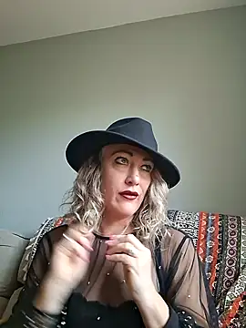 Raven Fantastic online show from 22, 10, 2025