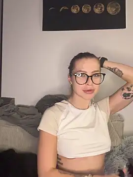 AlyssaSchwarz online show from 1, 12, 2025