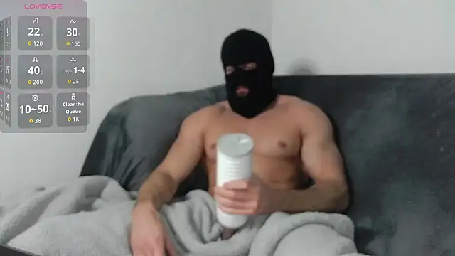 Snapshot of Masked_Bull38_Uk chatting on 18, 12, 2025 Masked Bull38 Uk online show from 18, 12, 2025