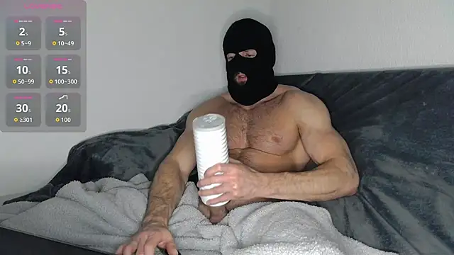 Snapshot of Masked_Bull38_Uk chatting on 16, 12, 2025 Masked Bull38 Uk online show from 16, 12, 2025