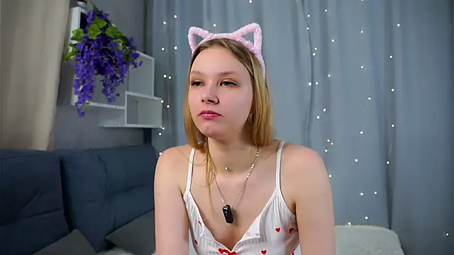 Snapshot of ElissaGlod chatting on 19, 2, 2026 ElissaGlod online show from 19, 2, 2026