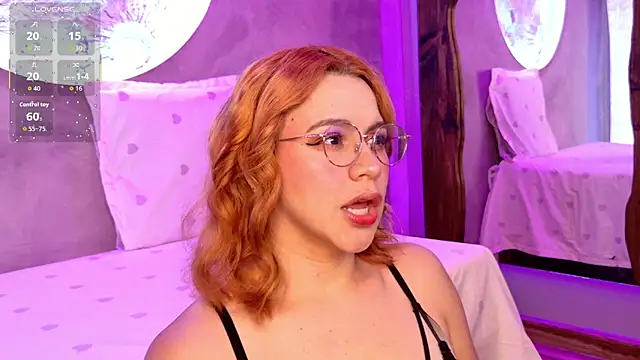 sussiestrawberry online show from 11, 11, 2025