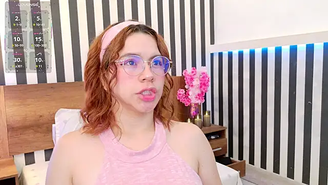 sussiestrawberry online show from 27, 10, 2025