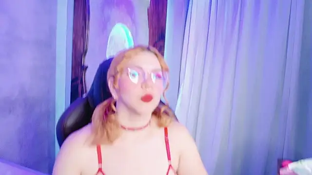 sussiestrawberry online show from 27, 11, 2025