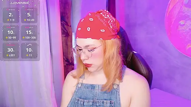 sussiestrawberry online show from 28, 11, 2025