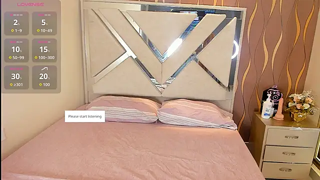 iam nicolle online show from 6, 11, 2025