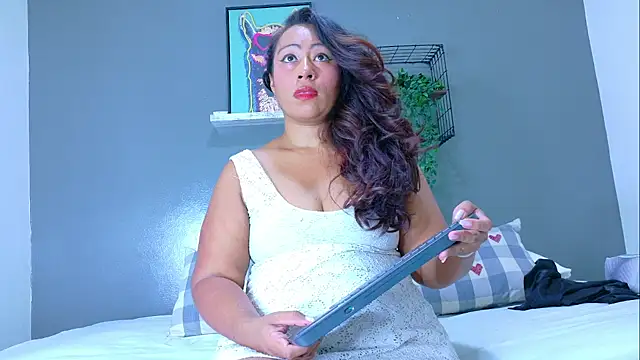 SeleneGibson   online show from 24, 4, 2026