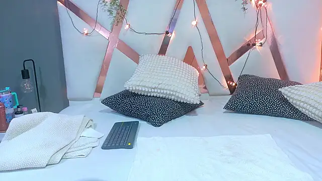 SeleneGibson   online show from 3, 2, 2026