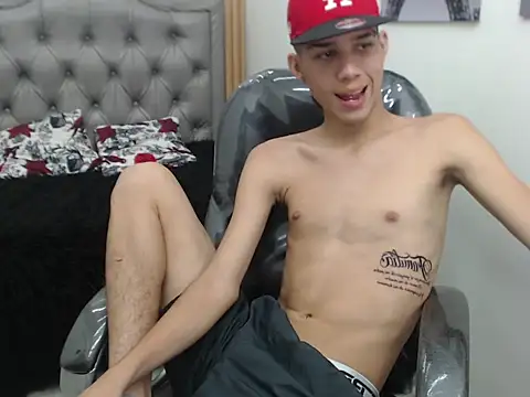 Snapshot of paul_ponce chatting on 6, 11, 2025 paul ponce online show from 6, 11, 2025