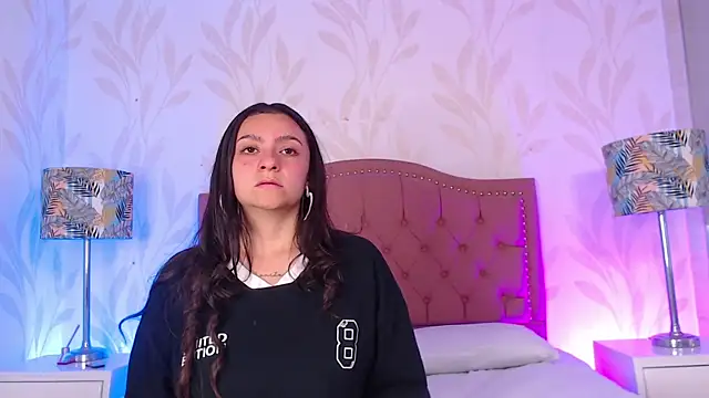 Emmy Palacios online show from 17, 12, 2025