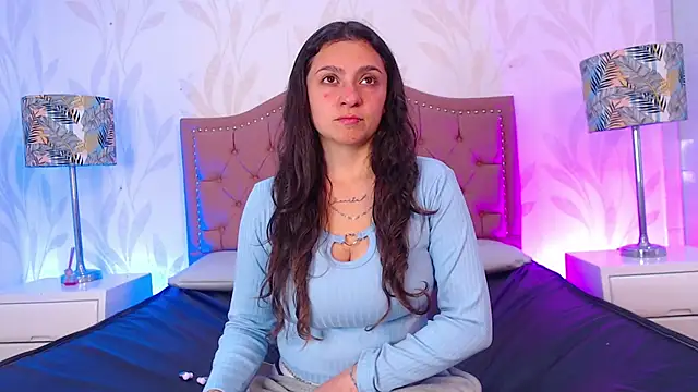 Emmy Palacios online show from 15, 12, 2025