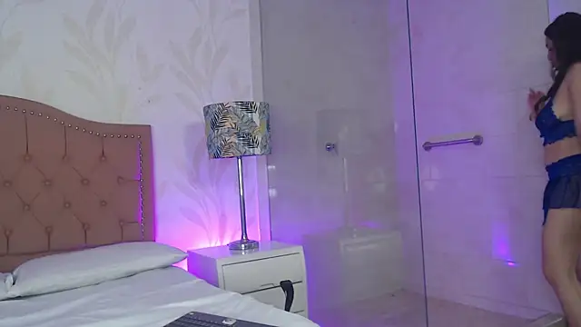 Emmy Palacios online show from 26, 11, 2025