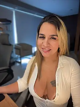 AngieVelezMilf online show from 4, 11, 2025