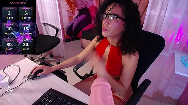 Gigi Scott  online show from 1, 11, 2025