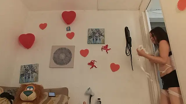 CarolineAikos online show from 13, 2, 2026