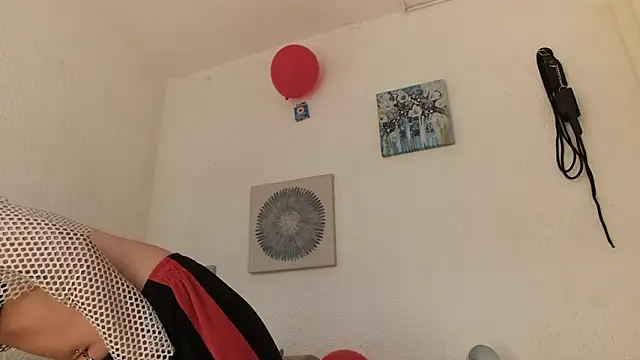 CarolineAikos online show from 9, 2, 2026