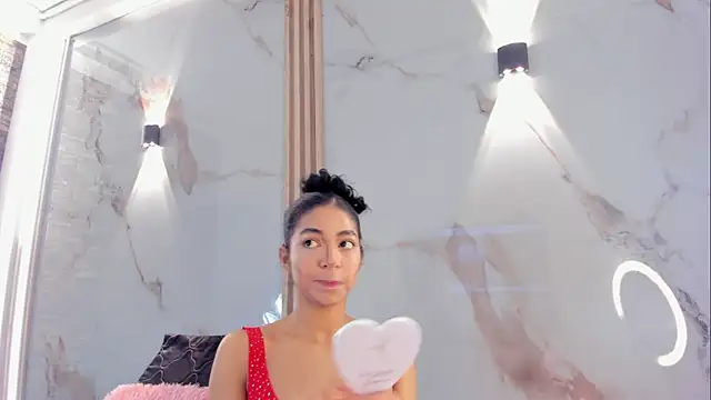 Snapshot of Victoria_Dubois_ chatting on 3, 11, 2025 Victoria Dubois online show from 3, 11, 2025