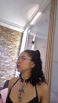 Snapshot of Victoria_Dubois_ chatting on 25, 10, 2025 Victoria Dubois online show from 25, 10, 2025