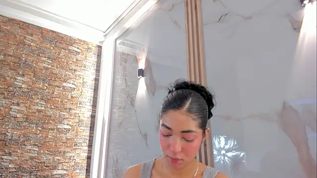 Snapshot of Victoria_Dubois_ chatting on 5, 11, 2025 Victoria Dubois online show from 5, 11, 2025